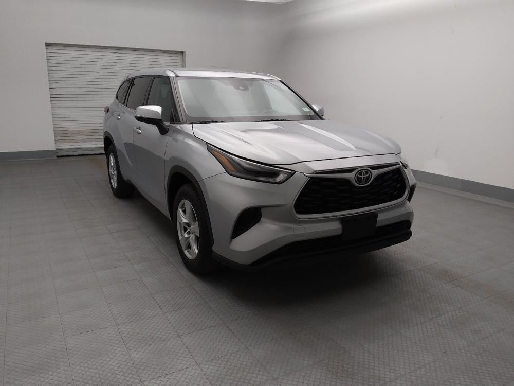used 2021 Toyota Highlander car, priced at $25,695