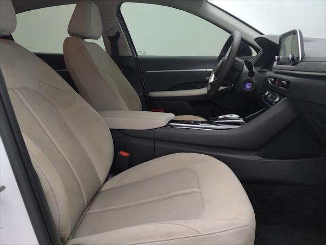 2023 White Hyundai SONATA