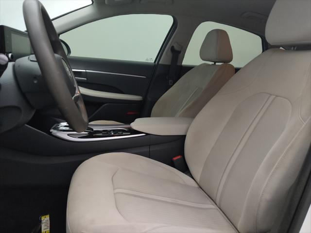 2023 White Hyundai SONATA