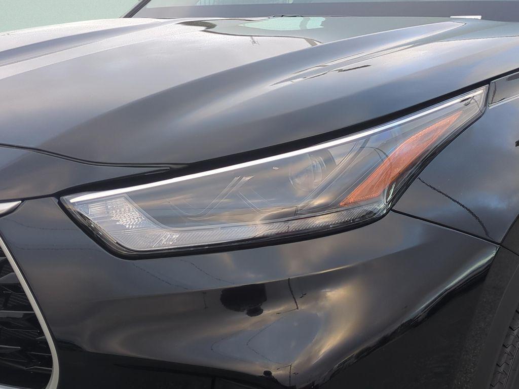 new 2026 Toyota Highlander Hybrid car, priced at $50,147