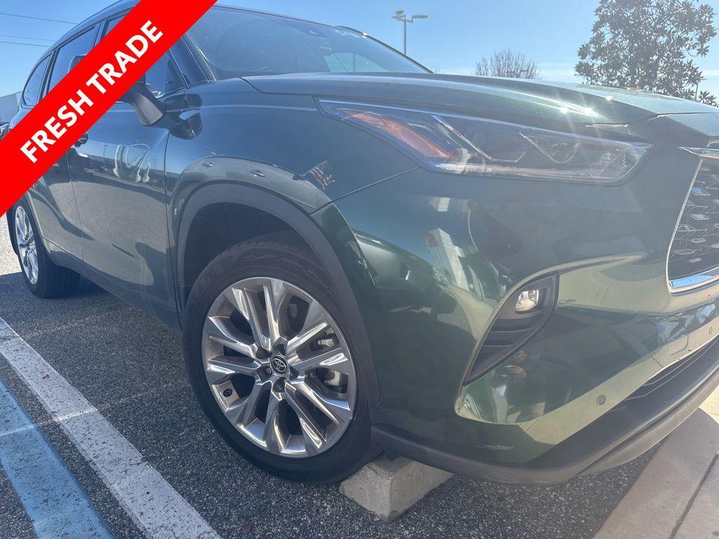 used 2023 Toyota Highlander car, priced at $38,981