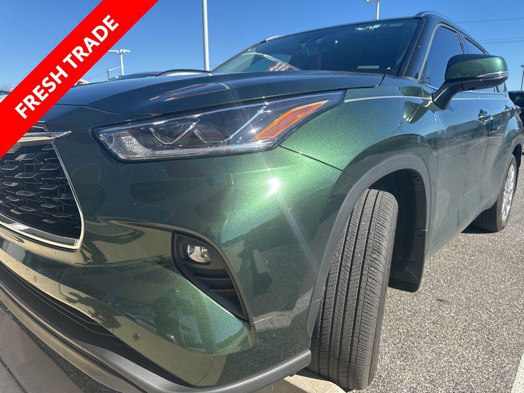 used 2023 Toyota Highlander car, priced at $38,981