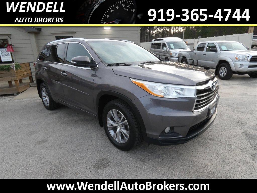 used 2015 Toyota Highlander car, priced at $14,846
