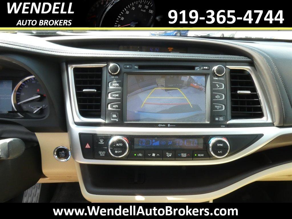 used 2014 Toyota Highlander car, priced at $16,228