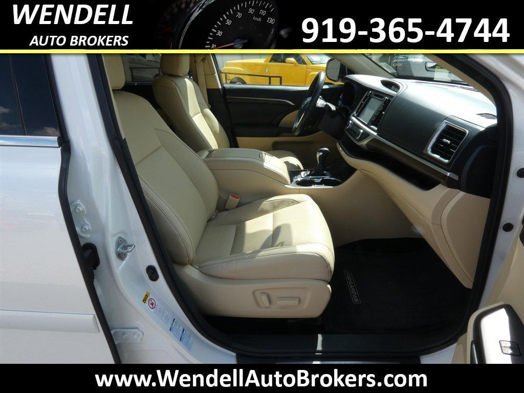 used 2014 Toyota Highlander car, priced at $16,228