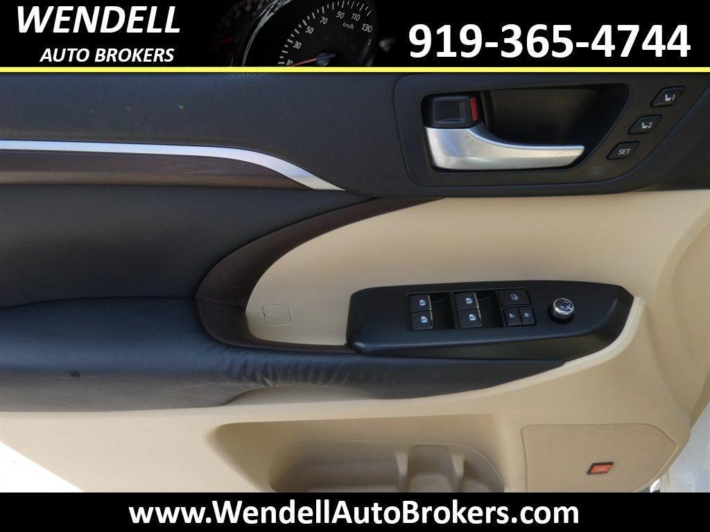 used 2014 Toyota Highlander car, priced at $16,228