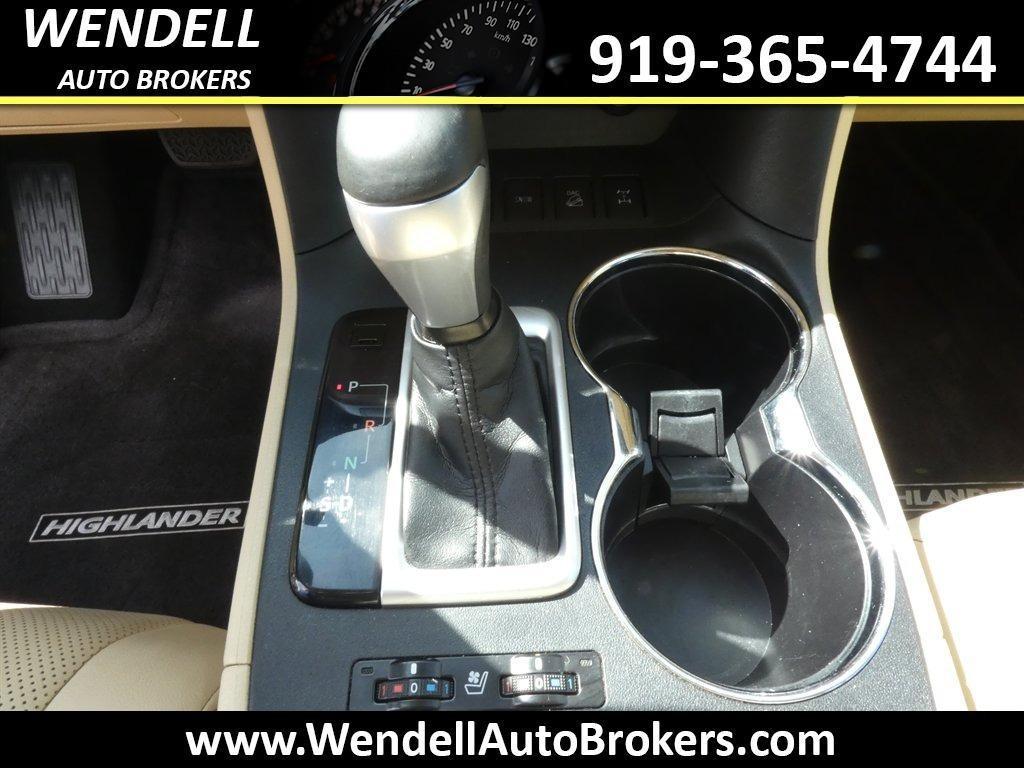 used 2014 Toyota Highlander car, priced at $16,228