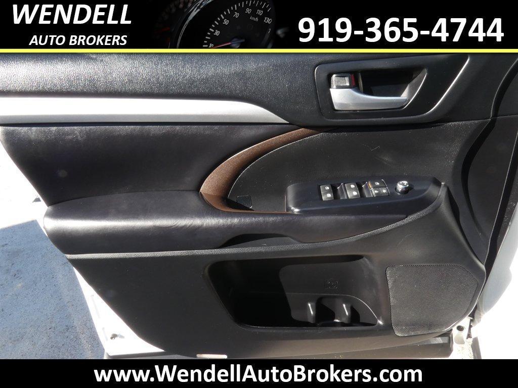 used 2018 Toyota Highlander car, priced at $17,596