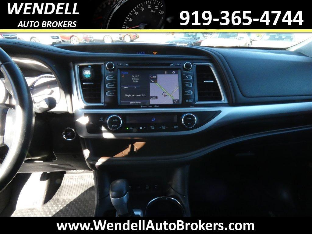 used 2018 Toyota Highlander car, priced at $17,596