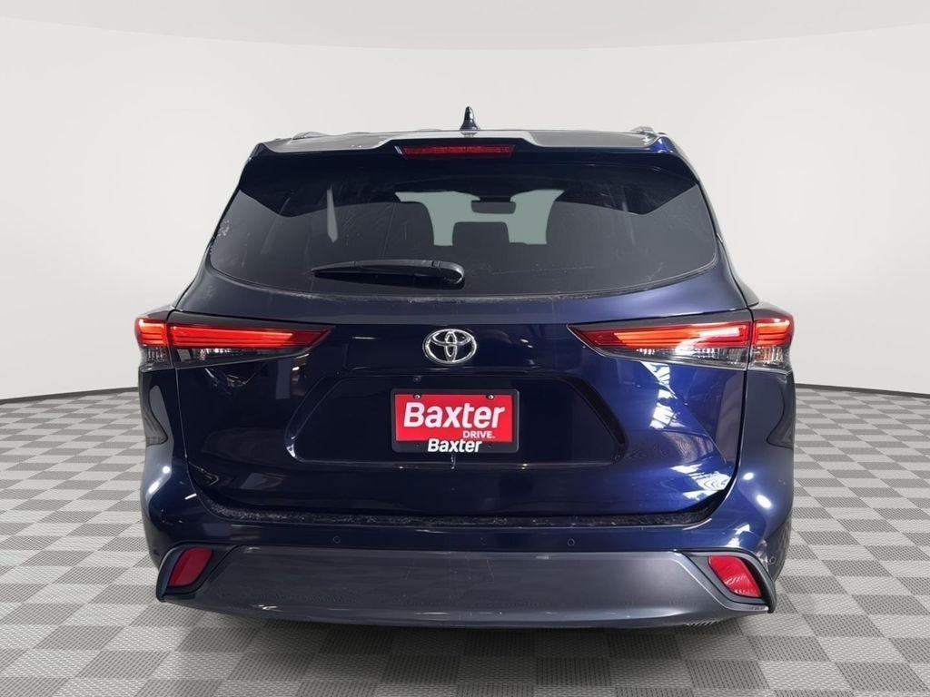 used 2021 Toyota Highlander car, priced at $33,498