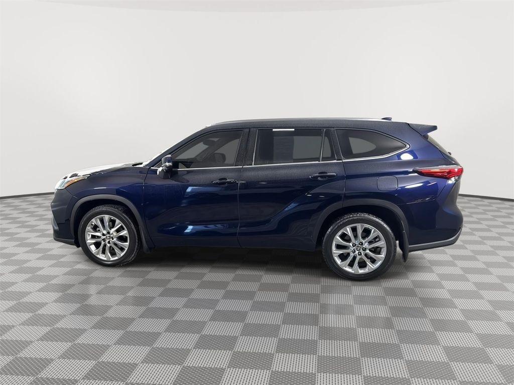 used 2021 Toyota Highlander car, priced at $33,498