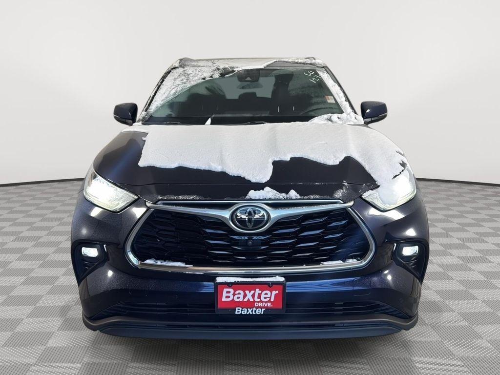 used 2021 Toyota Highlander car, priced at $33,498