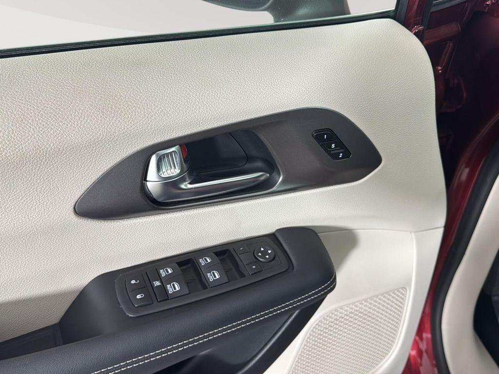 used 2023 Chrysler Pacifica car, priced at $37,490