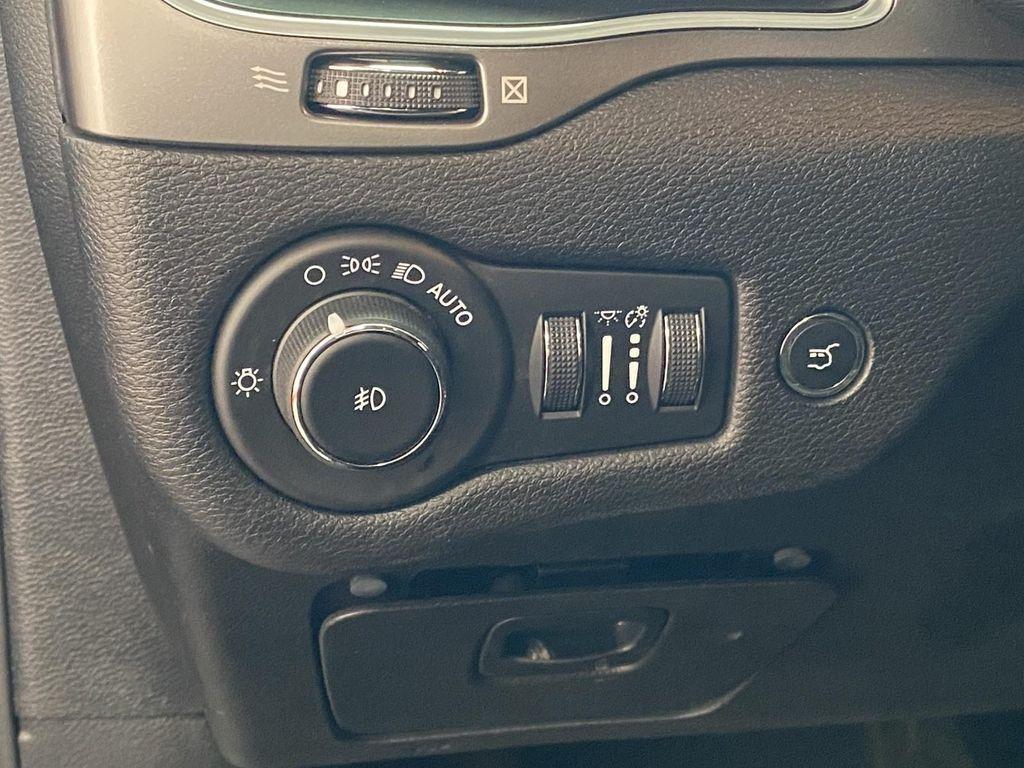 used 2020 Jeep Cherokee car, priced at $14,588