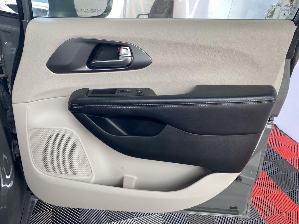 used 2022 Chrysler Pacifica car