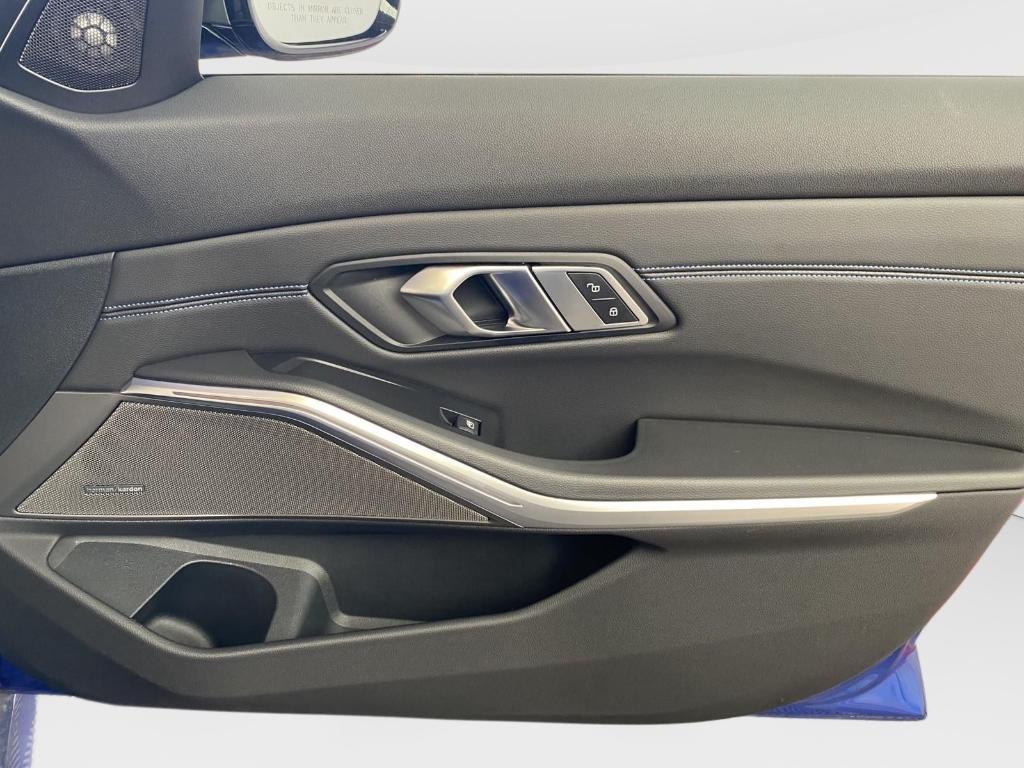 BMW 3 Series view 7