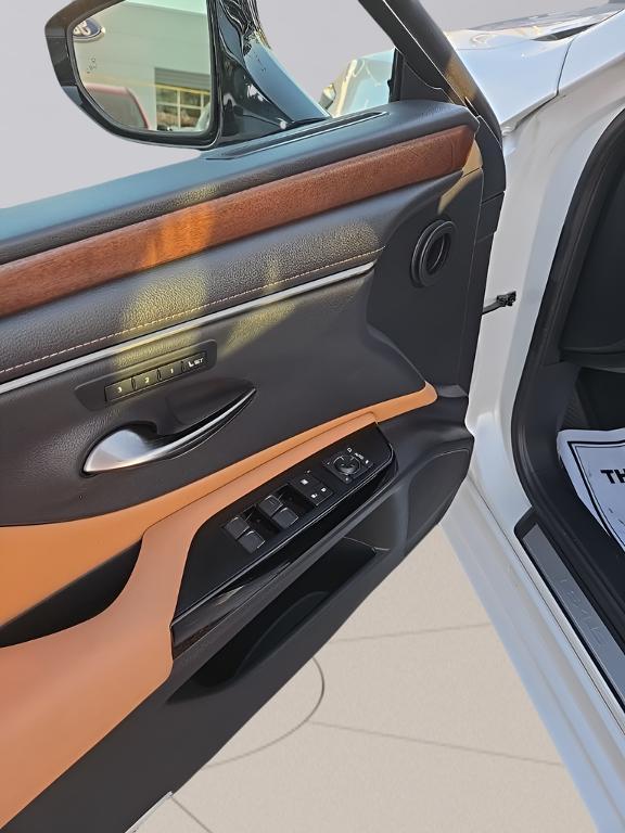 used 2023 Lexus ES 350 car, priced at $38,000