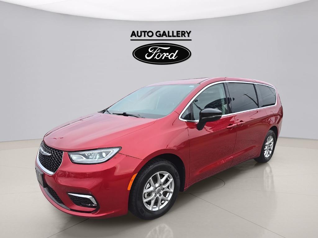 used 2024 Chrysler Pacifica car, priced at $23,000
