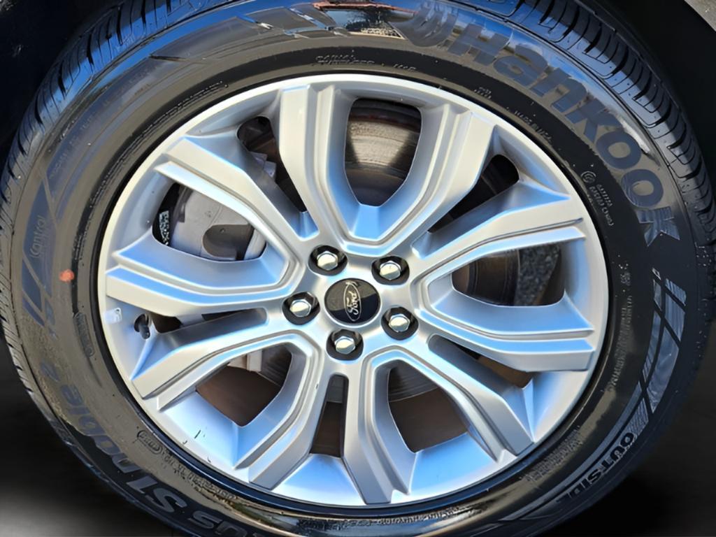 used 2024 Ford Edge car, priced at $28,000