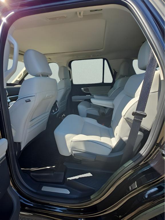 used 2025 Ford Expedition car, priced at $67,000