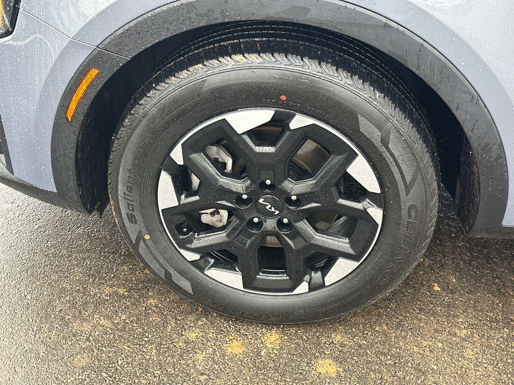 used 2024 Kia Sorento car, priced at $24,920