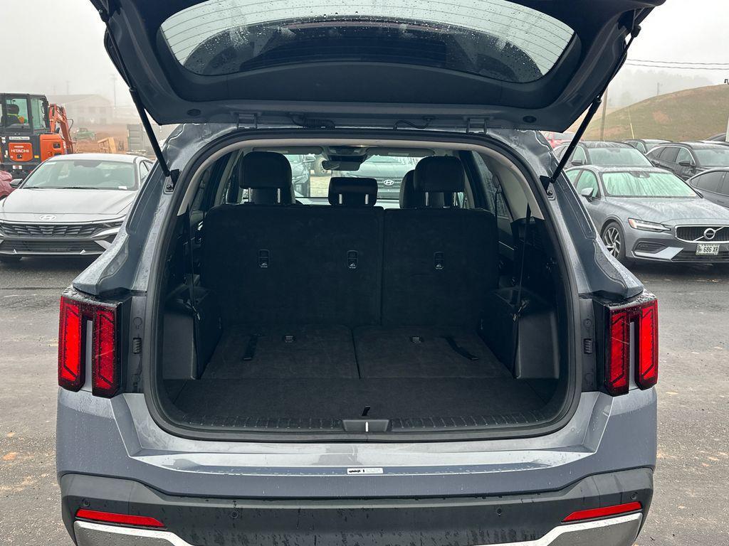 used 2024 Kia Sorento car, priced at $24,920