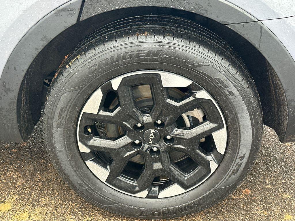 used 2024 Kia Sorento car, priced at $24,920