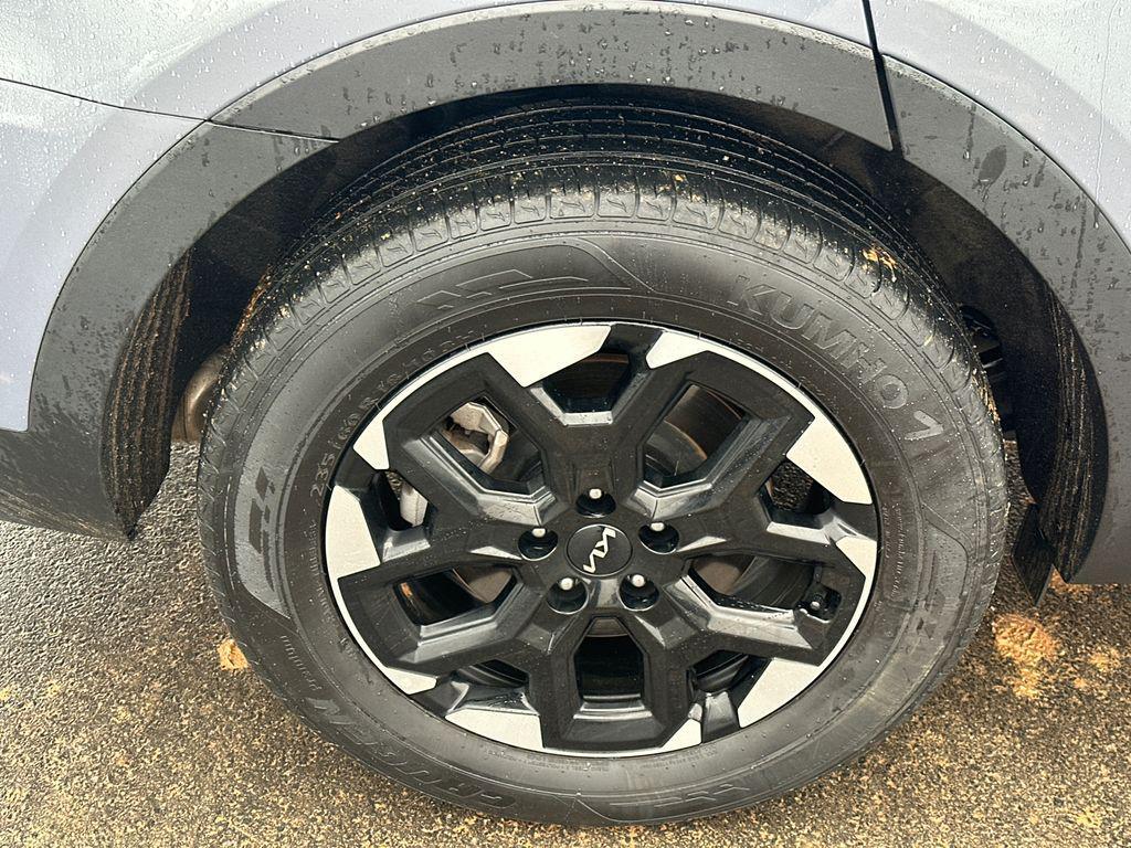 used 2024 Kia Sorento car, priced at $24,920