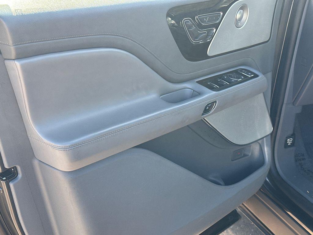 used 2020 Lincoln Aviator car