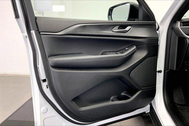 new 2025 Jeep Grand Cherokee L car, priced at $48,135