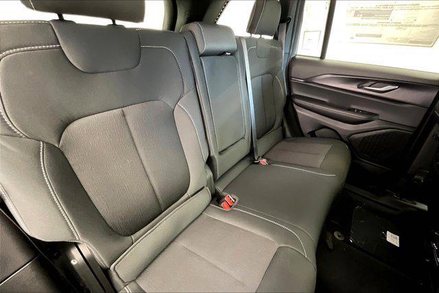 new 2025 Jeep Grand Cherokee car, priced at $39,375