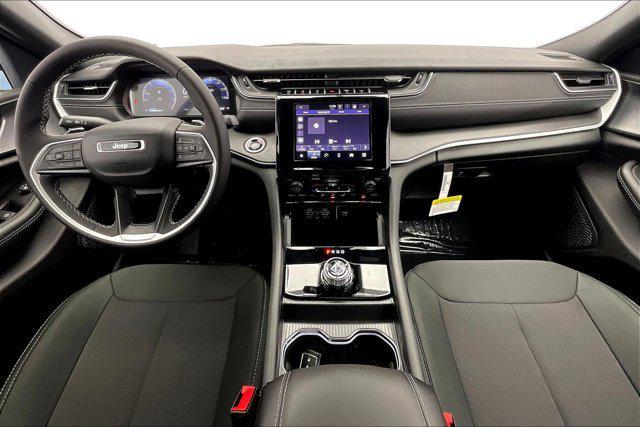 new 2025 Jeep Grand Cherokee car, priced at $39,375