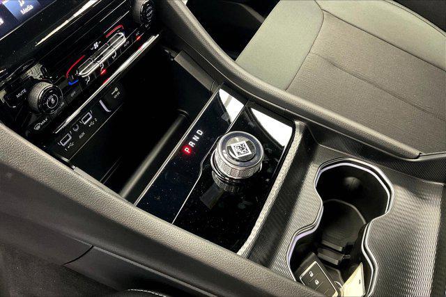 new 2025 Jeep Grand Cherokee car, priced at $39,375