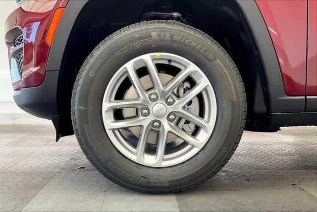 new 2025 Jeep Grand Cherokee car, priced at $39,375