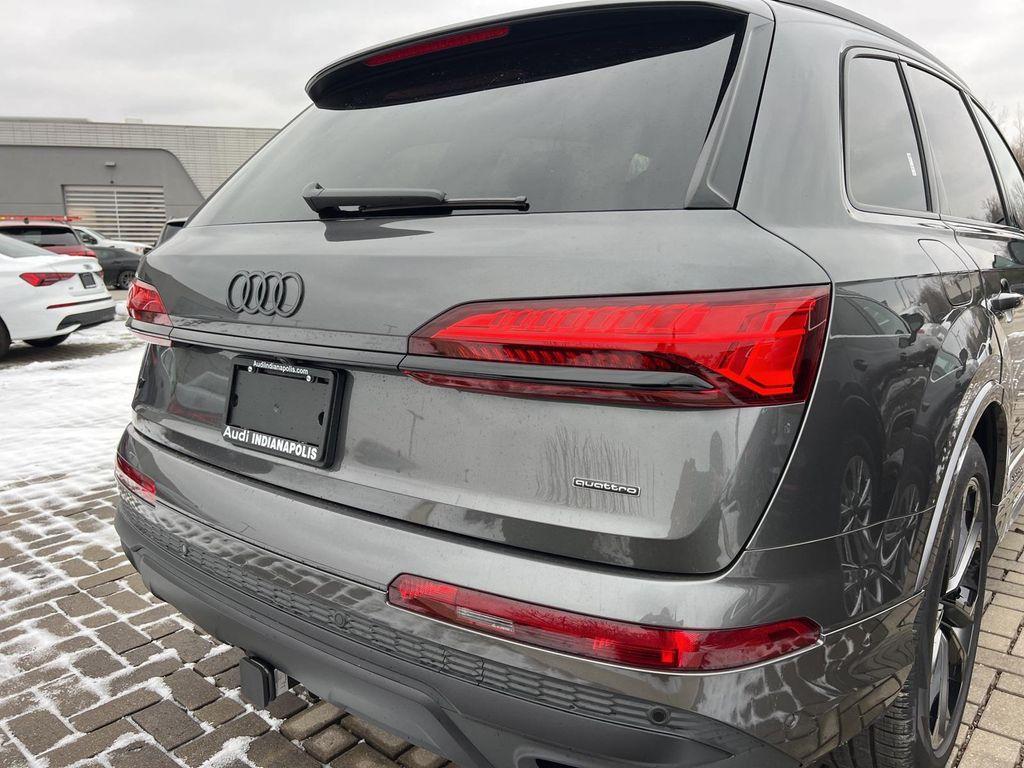 new 2026 Audi Q7 car, priced at $78,445