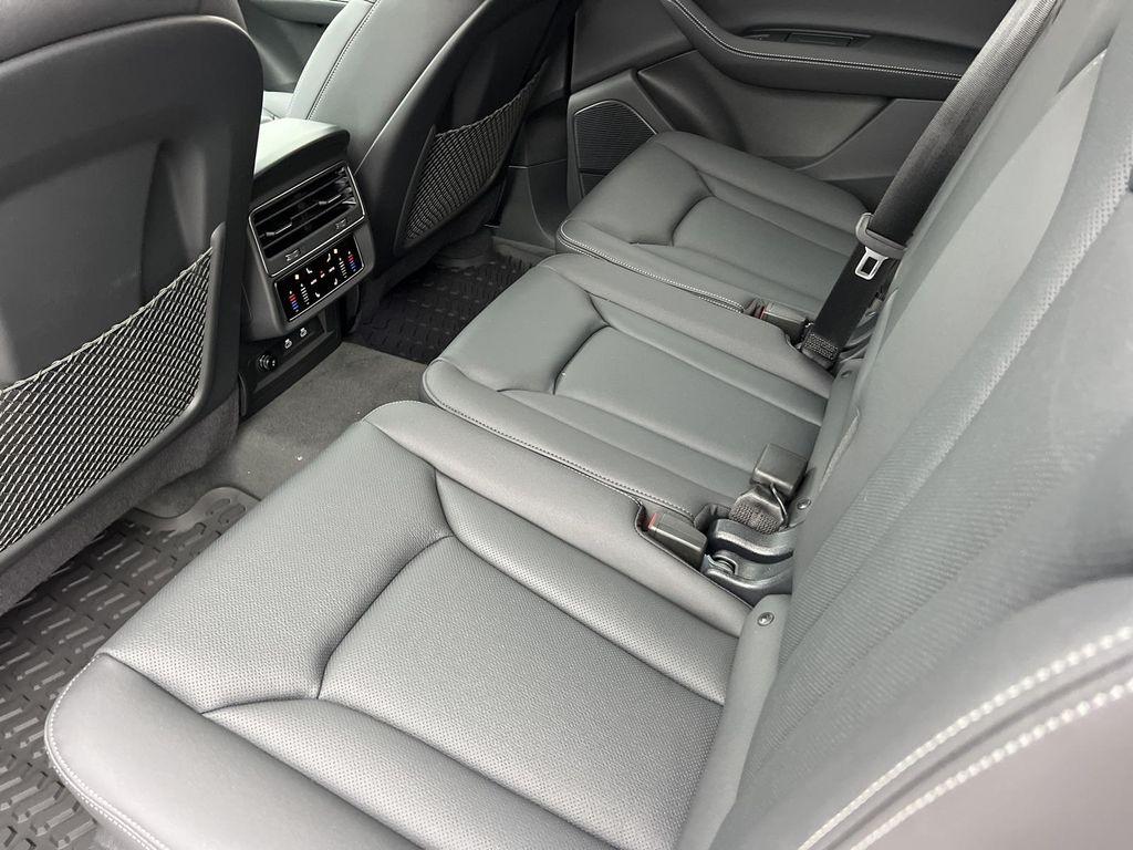 new 2026 Audi Q7 car, priced at $78,445