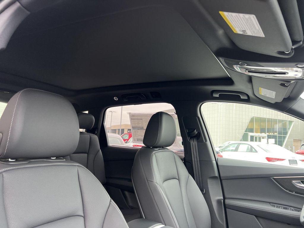 new 2026 Audi Q7 car, priced at $78,445