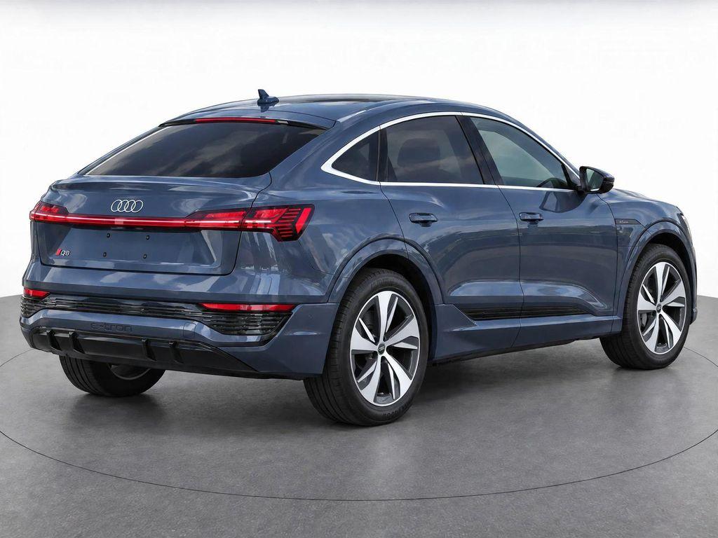 Audi Q8 e-tron view 4