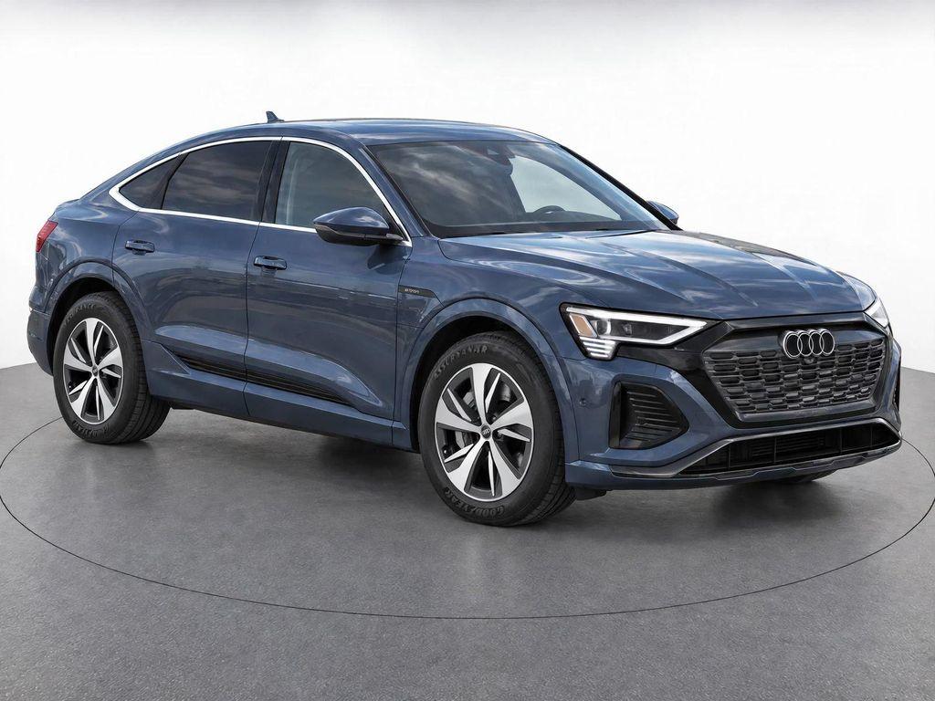 Audi Q8 e-tron view 2