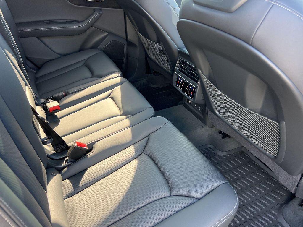 new 2026 Audi Q7 car, priced at $79,005