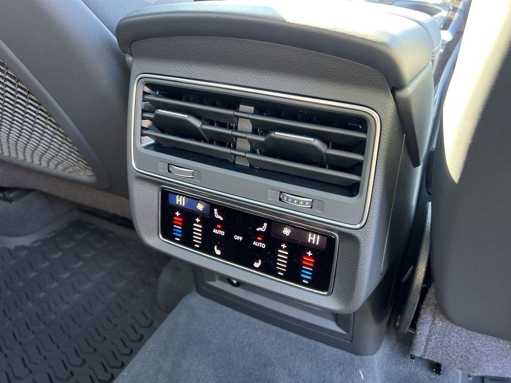 new 2026 Audi Q7 car, priced at $79,005