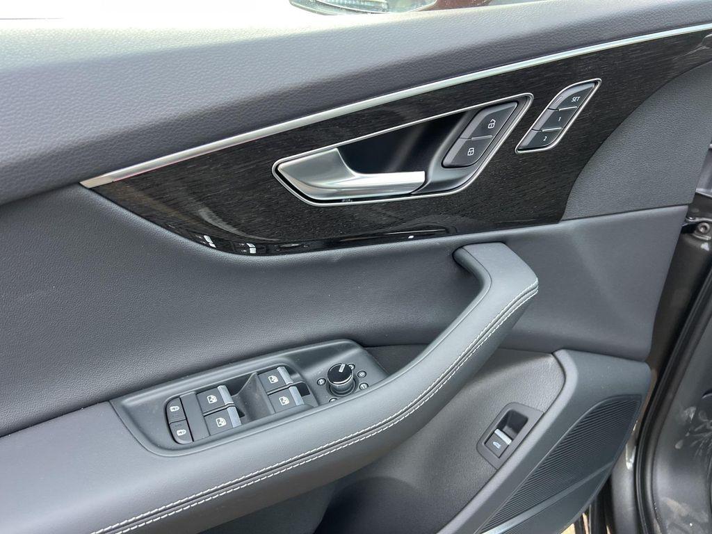 new 2026 Audi Q7 car, priced at $78,890