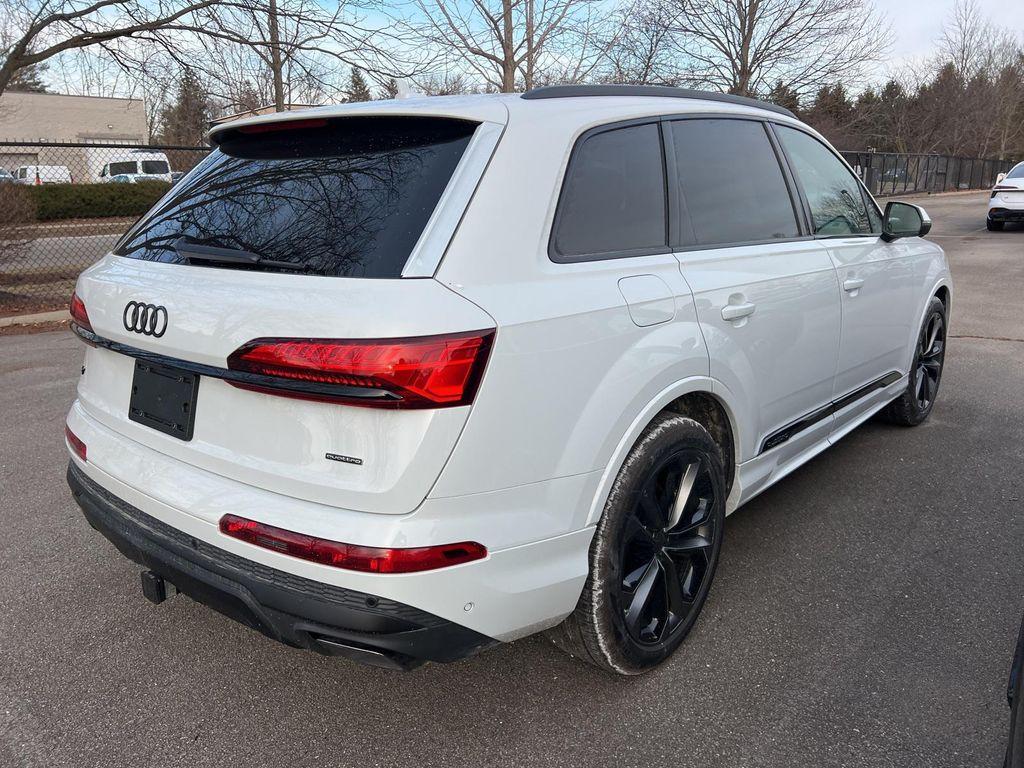 new 2026 Audi Q7 car, priced at $79,005