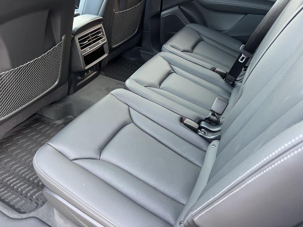 new 2026 Audi Q7 car, priced at $79,005