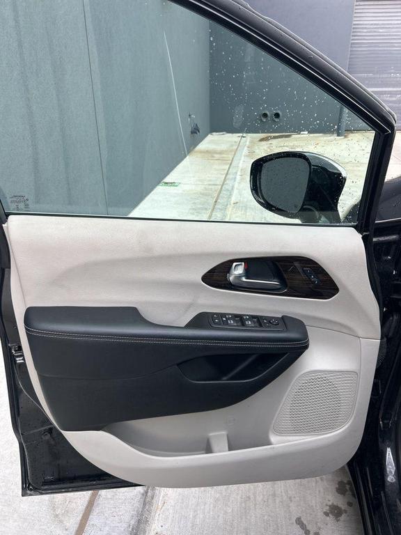 used 2023 Chrysler Pacifica car, priced at $25,888