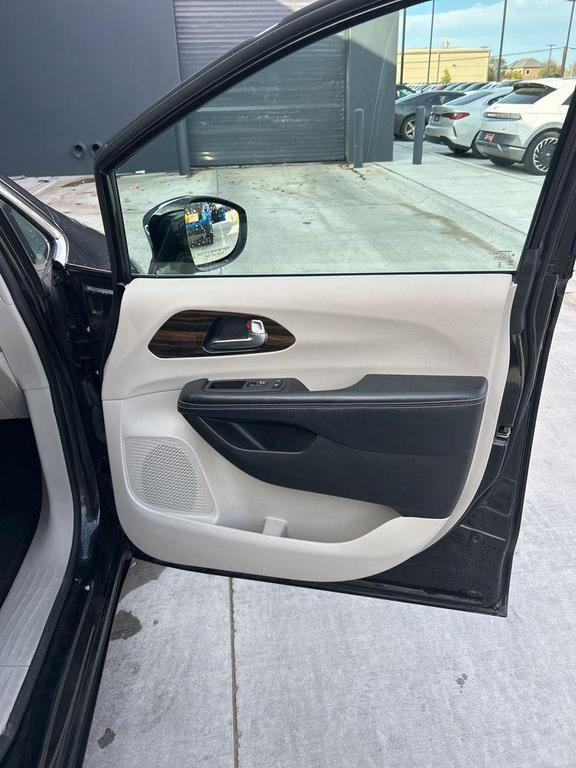 used 2023 Chrysler Pacifica car, priced at $25,888