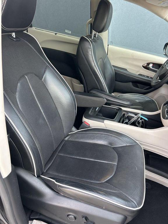 used 2023 Chrysler Pacifica car, priced at $25,888