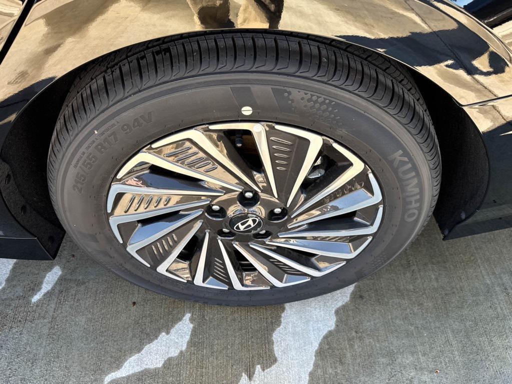 new 2025 Hyundai Sonata Hybrid car, priced at $28,043
