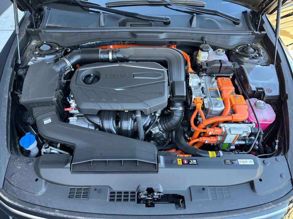 new 2025 Hyundai Sonata Hybrid car, priced at $28,043