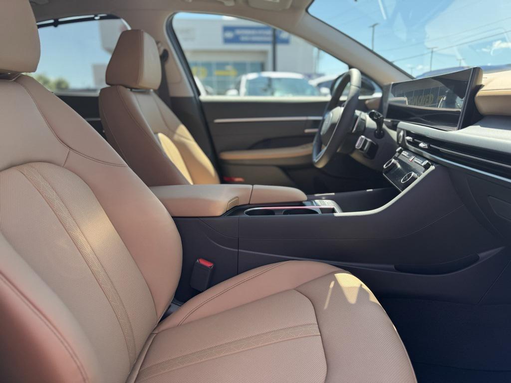 new 2025 Hyundai Sonata Hybrid car, priced at $34,149